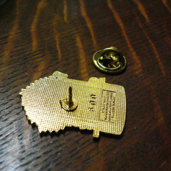 ⚾️ CBS Sports 1993 World Series Vintage Lapel Pin - Picture 3 of 4